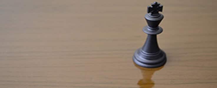 king chess piece